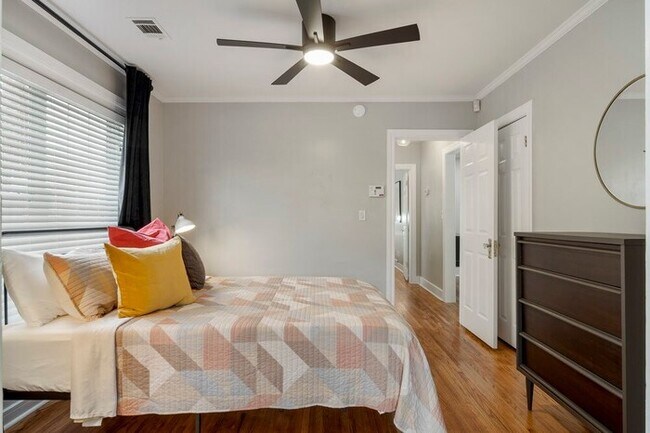 Building Photo - Enchanting Home @TU & Cherry Street