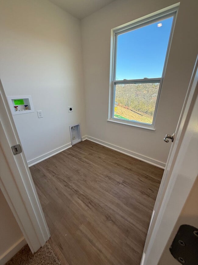 Building Photo - Home for the Holidays!