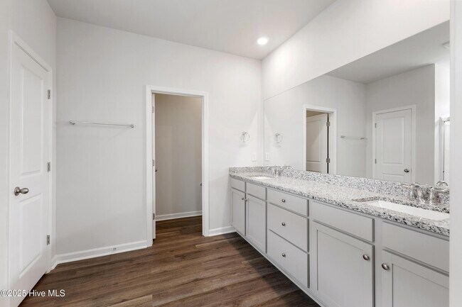 Building Photo - 2094 Willowleaf Dr