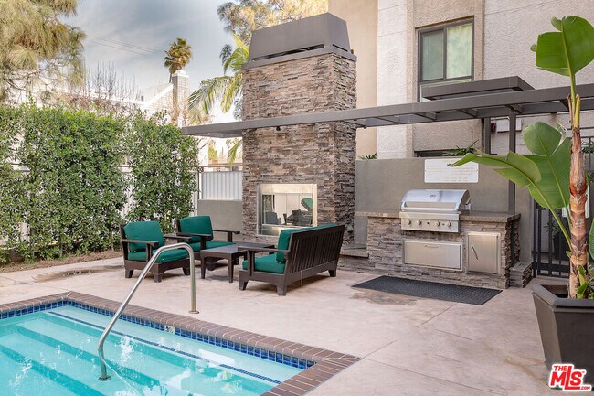 Building Photo - 11640 Woodbridge St