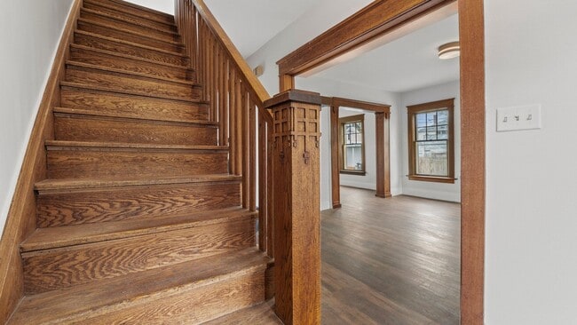 Building Photo - Single-family historic home in West Centra...