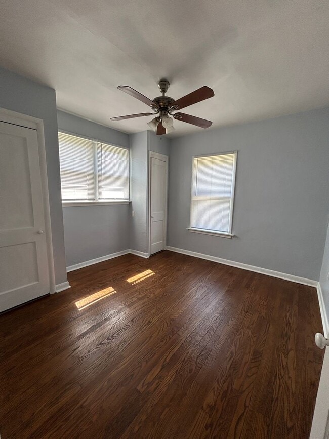 Building Photo - Charming 2-Bedroom Home with Spacious Yard...