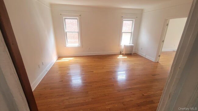 Primary Photo - 1630 Mayflower Ave
