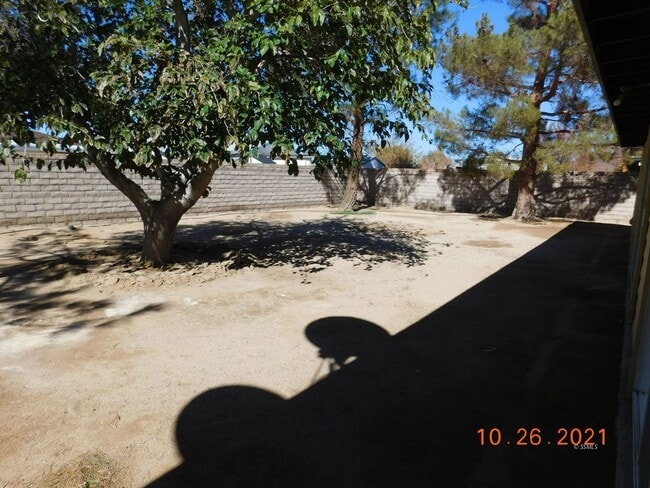Building Photo - Charming 3-Bedroom Home with Solar, A/C & ...
