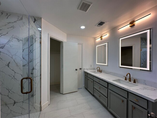 Building Photo - 17707 Moss Point Dr