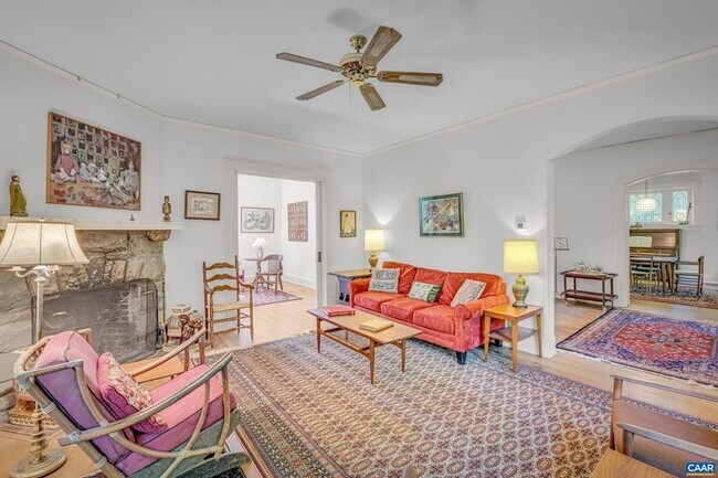 Building Photo - 502 Park Hill