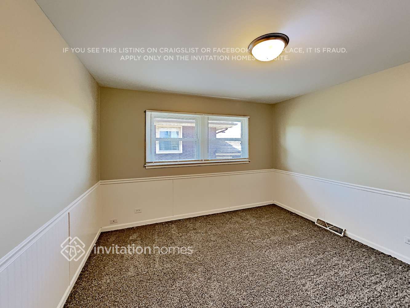 Building Photo - 15105 Long Ave