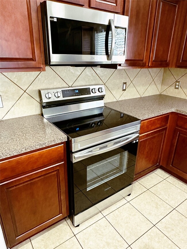 Building Photo - 10210 Canyon Rose Ln