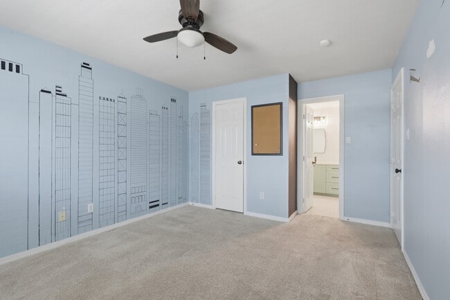 Building Photo - 9419 Stonehouse Ln