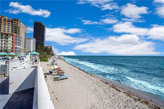 Building Photo - 3140 S Ocean Dr