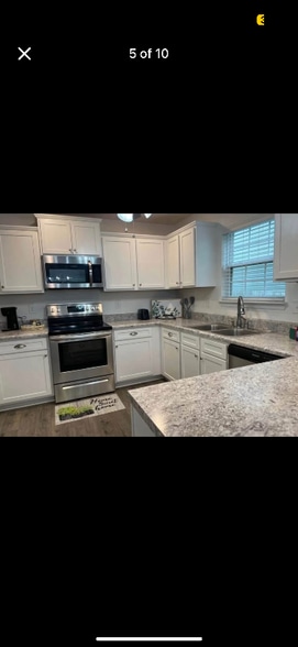 Building Photo - 448 Eisenhower Dr