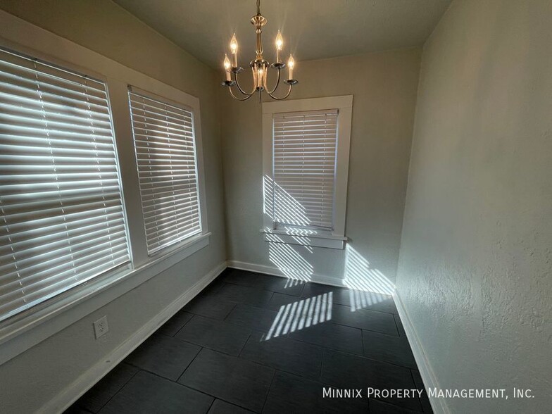 Building Photo - 1506 S Ong St