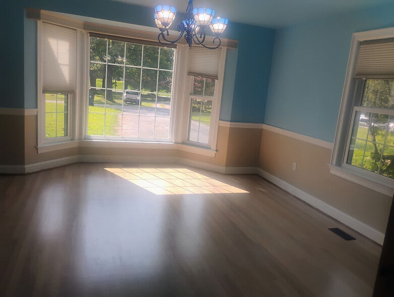 Beautiful views. - 821 S William St