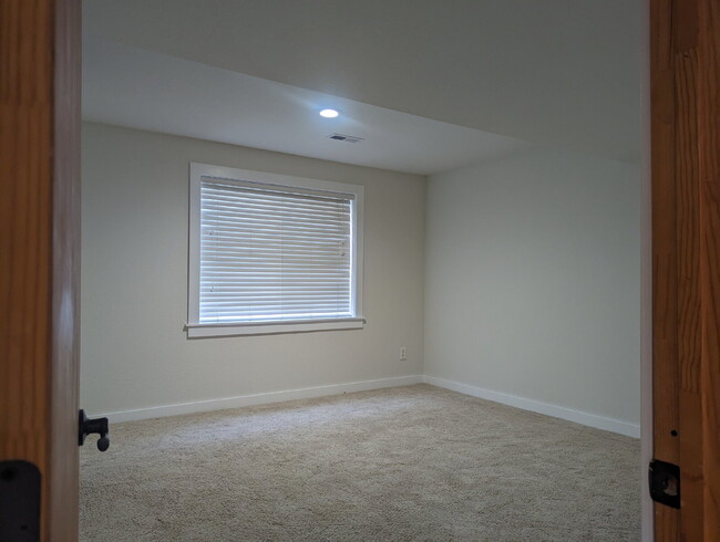 Building Photo - 5 bedroom home in desirable Anderson Farm ...