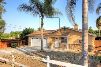 Building Photo - Beautiful Single-Story Home With 3 Bed/2 Bath