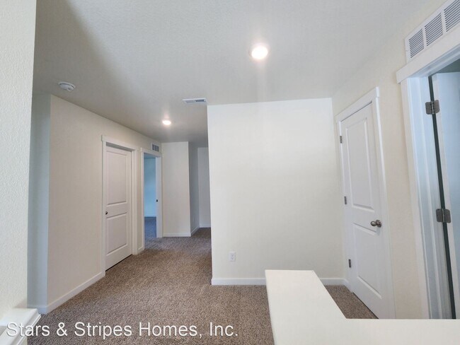 Building Photo - 4 br, 3 bath House - 45802 Red Tail Drive