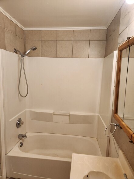 Building Photo - 153 S Union St