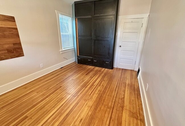 Building Photo - 2798 S Acoma St