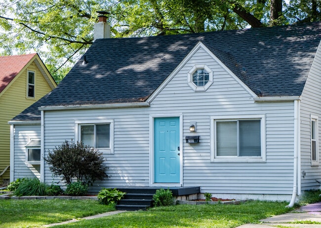 Building Photo - 21801 Grand Lake St