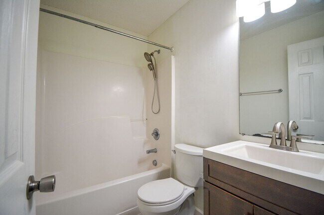 Building Photo - 3 Bedrooms and LARGE Backyard