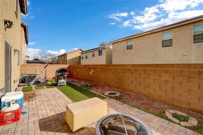 Building Photo - 5446 Gold One Ln
