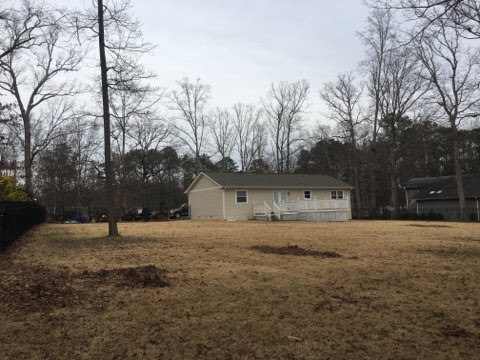 Very Large fenced back yard - 850 Winfield Ct