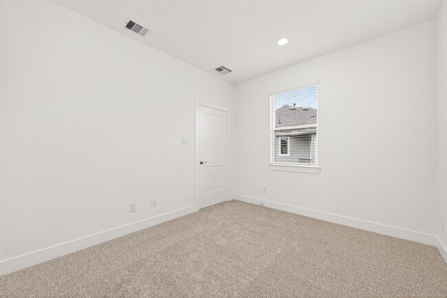 Building Photo - 21227 Teal Lovegrass Ln