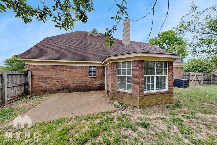 Building Photo - 275 Oakland Hills Dr