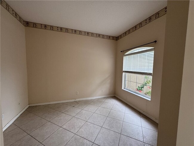 Building Photo - 707 46th Square
