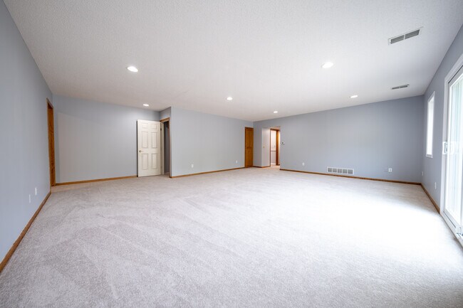 Building Photo - 16920 81st Pl N
