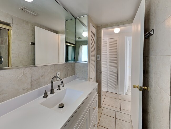 Building Photo - 142 Lynbrook Dr