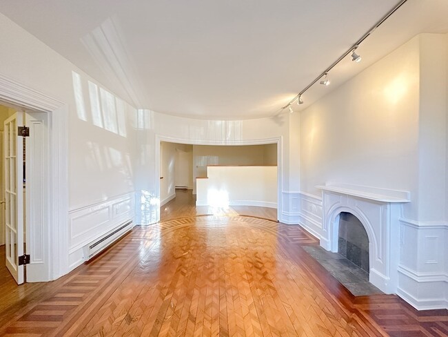 Building Photo - 532 Massachusetts Ave