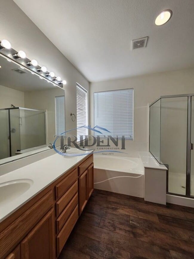 Building Photo - 1038 Zanes Dr