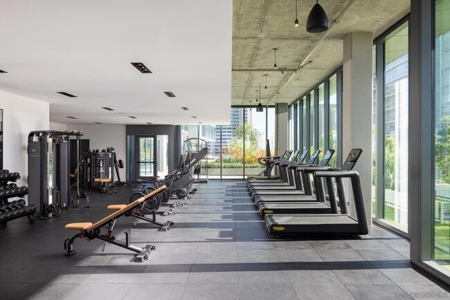 Building Photo - 1011 Union St