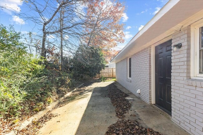 Building Photo - Homestead Duplexes