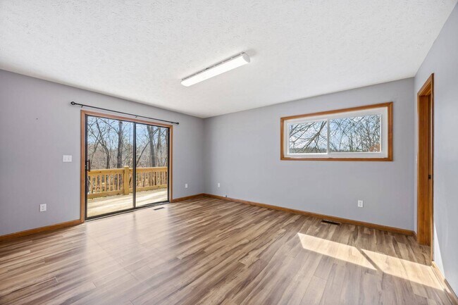 Building Photo - 200 Waterford Dr