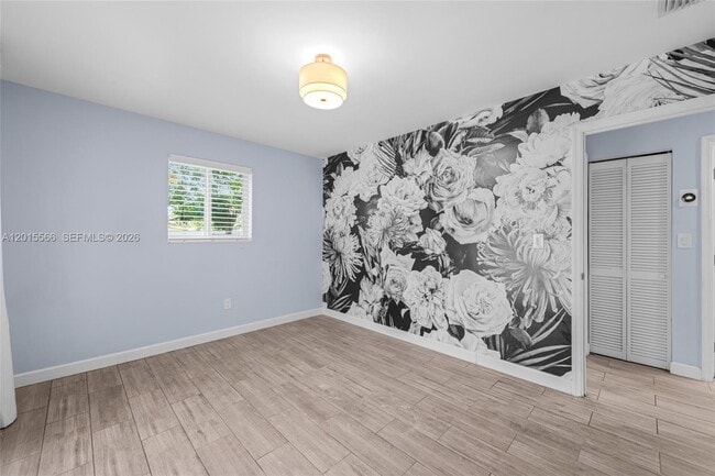 Building Photo - 309 NW 43rd Ave