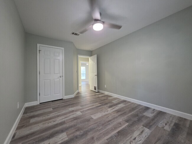 Building Photo - 1682 Village Pkwy