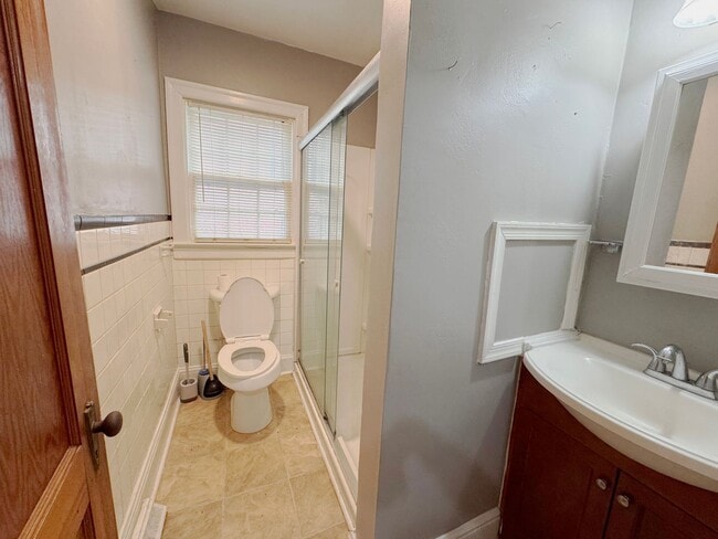 Building Photo - 229 Alpine Dr