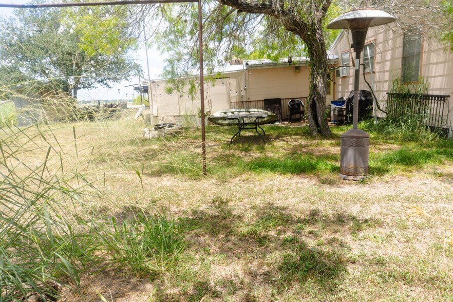 Building Photo - 115 Lake St