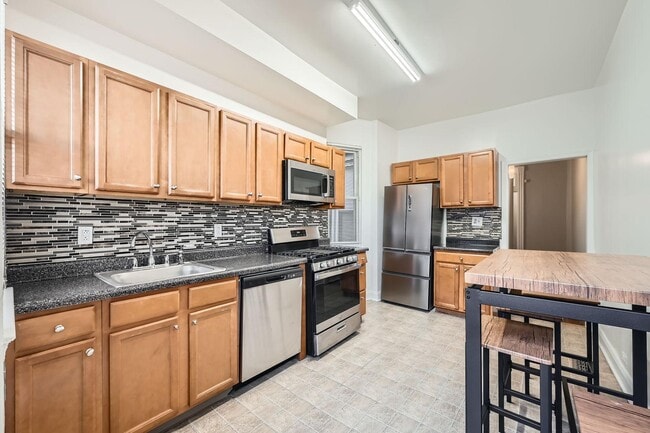 Primary Photo - 205 N Luzerne Ave