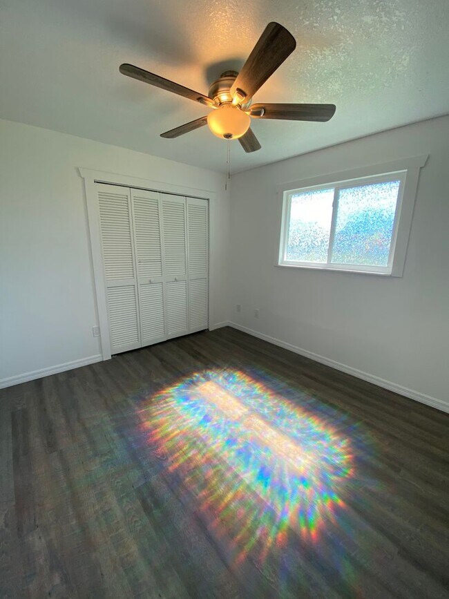 Building Photo - FULLY RENOVATED and spacious 4-bedroom, 2-...