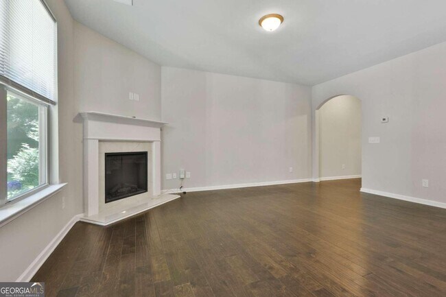 Building Photo - 240 Stillwood Dr