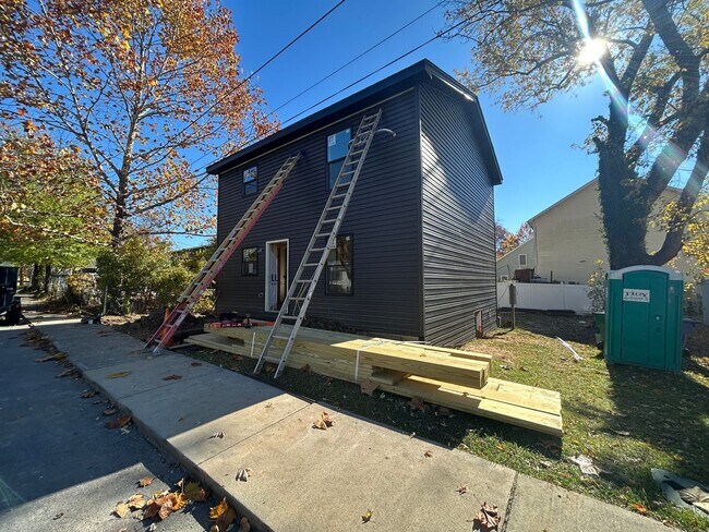 Building Photo - 105 Watson Ave