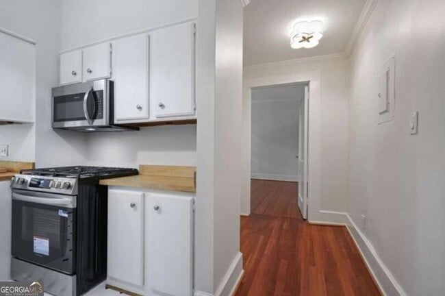 Building Photo - 1 S Prado NE