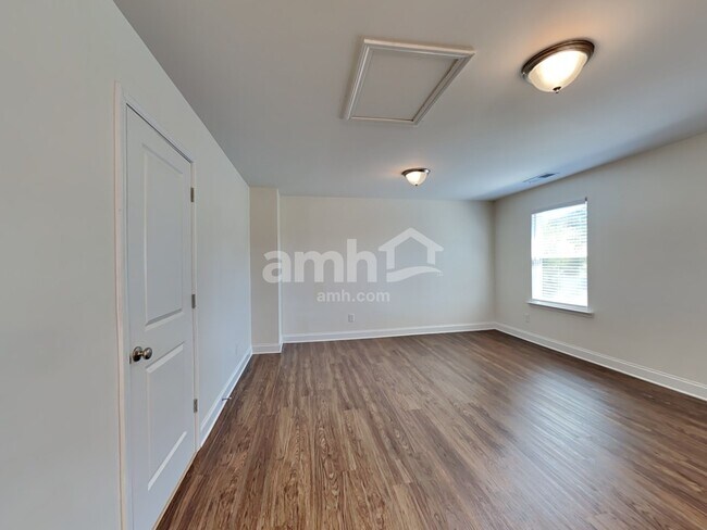 Building Photo - 248 Lake Vista Drive