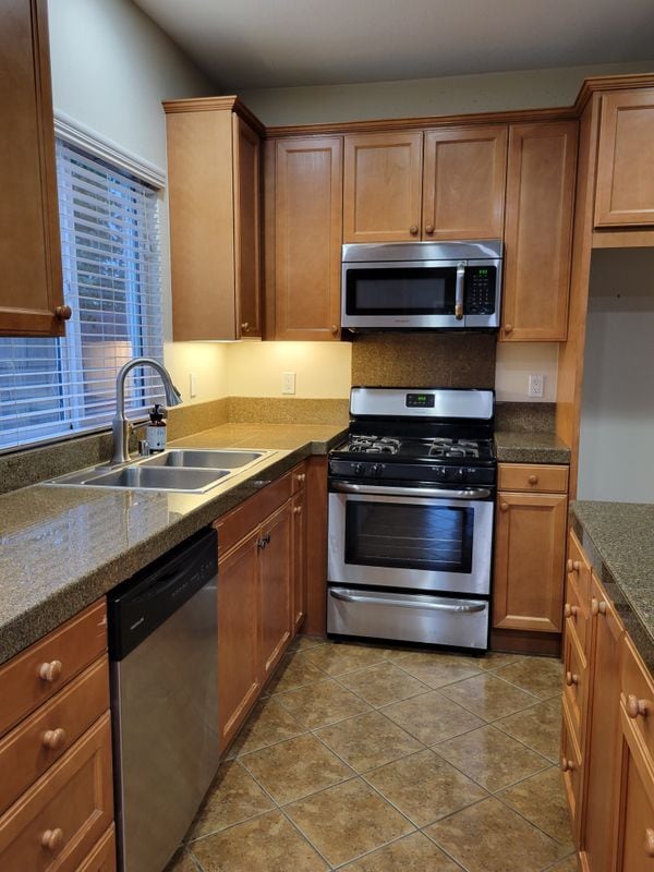 Building Photo - 2274 Purple Finch Ct