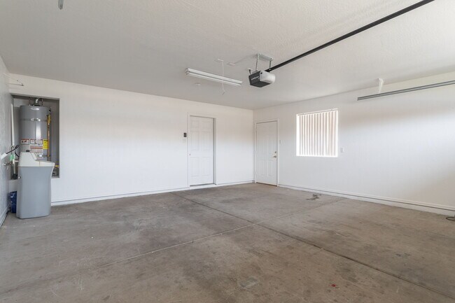 Building Photo - 3481 W 27th Ln