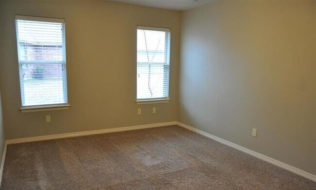 Building Photo - Coming Soon: 3 bedroom 2 bath in South Tyl...