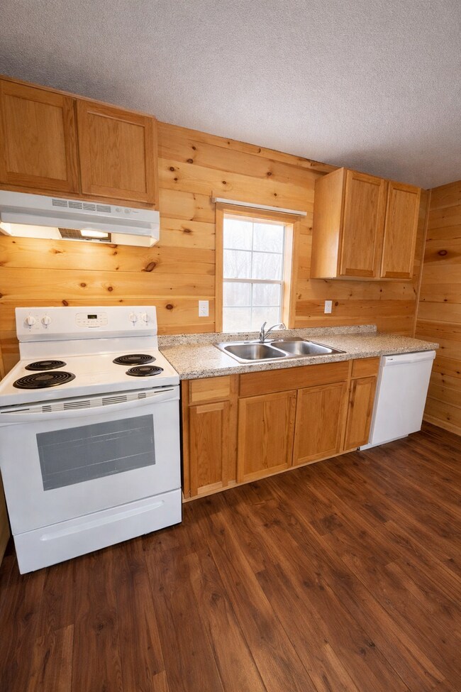 Building Photo - 73 Redbud Trl